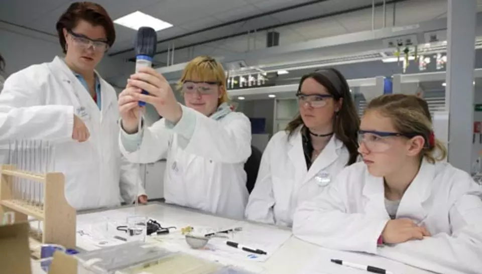 When scientists work with schoolchildren diaporama,9052-girlsday_06__0031.jpeg