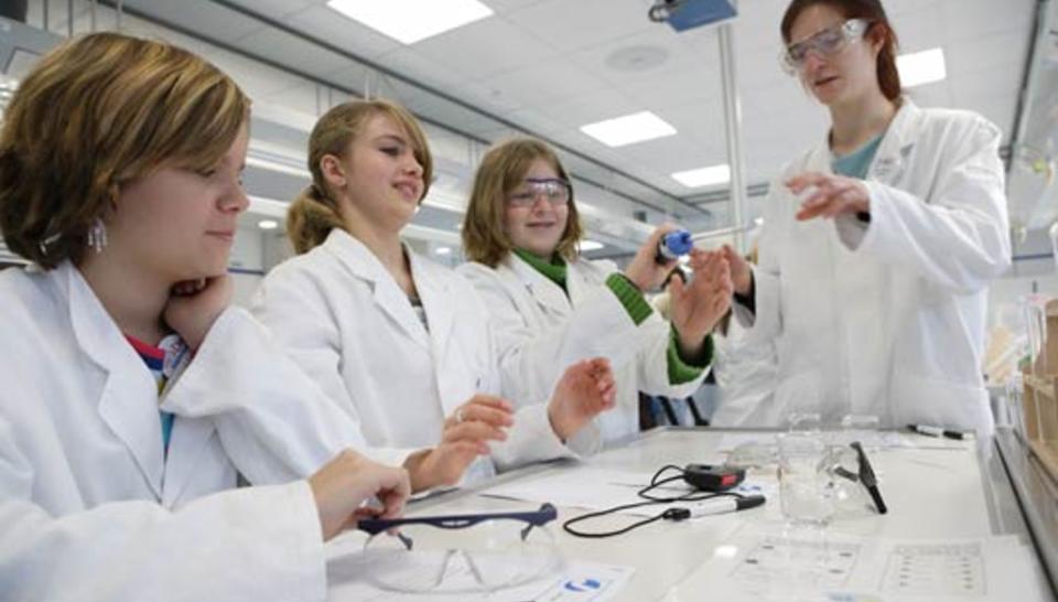 Quand les scientifiques se tournent vers les écoliers diaporama,4370-girlsday_06__0037.jpeg