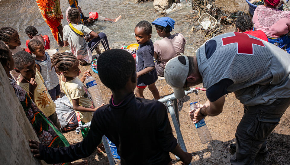 Mission Veoliaforce avec la Croix-Rouge française à Mayotte © Guillaume Binet, MYOP