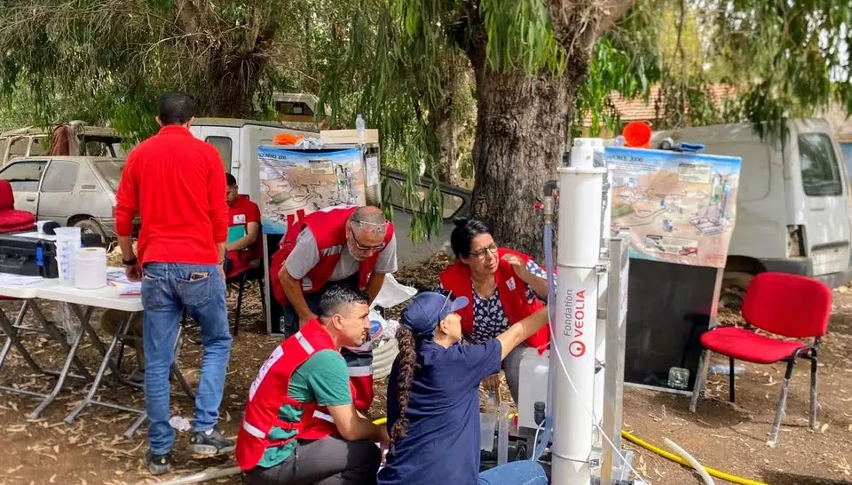 Formation de personnels du Croissant-Rouge marocain au déploiement de l'Aquaforce 2000, par les volontaires Veoliaforce de la fondation Veolia, juillet 2026