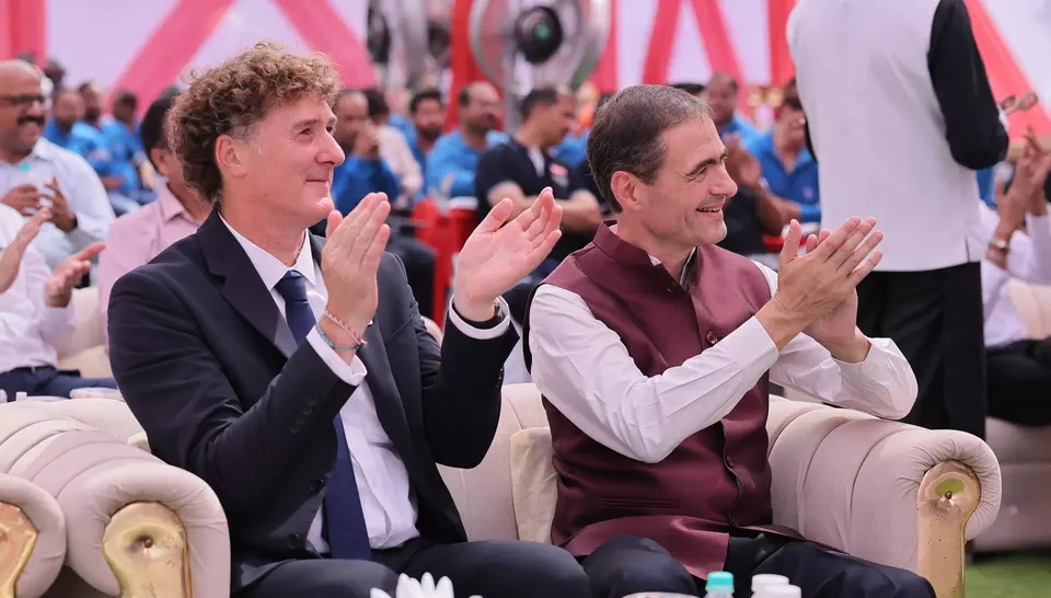 David Poinard, Executive Director of the Veolia Foundation, and Guillaume Dourdin, Veolia’s CEO for India, sitting in the front row and applauding during the official ceremony.