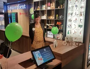 Sarah, concierge attitrée de l'espace Lulu dans ma rue - Carrefour Market Paris 7e