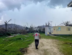 Cédric Thévenot en Jamaïque après l'ouragan Melissa.