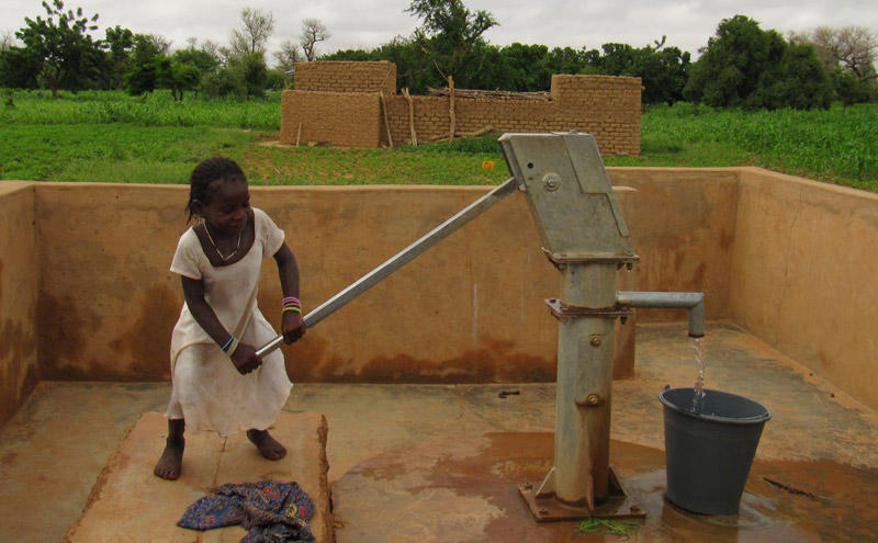 Pour un accès à l'eau potable pérenne et géré localement 10120,raw,11HD1468--_3_-Association-Chamb_ry-Ouahigouya.jpg