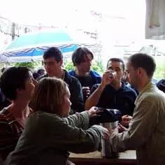 Un café pour le “monde” des laissés-pour-compte 6527,raw,228_france.jpg
