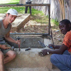 Un lave-mains en kit lorsque l'eau courante fait défaut 6726,raw,09_senegal.jpg
