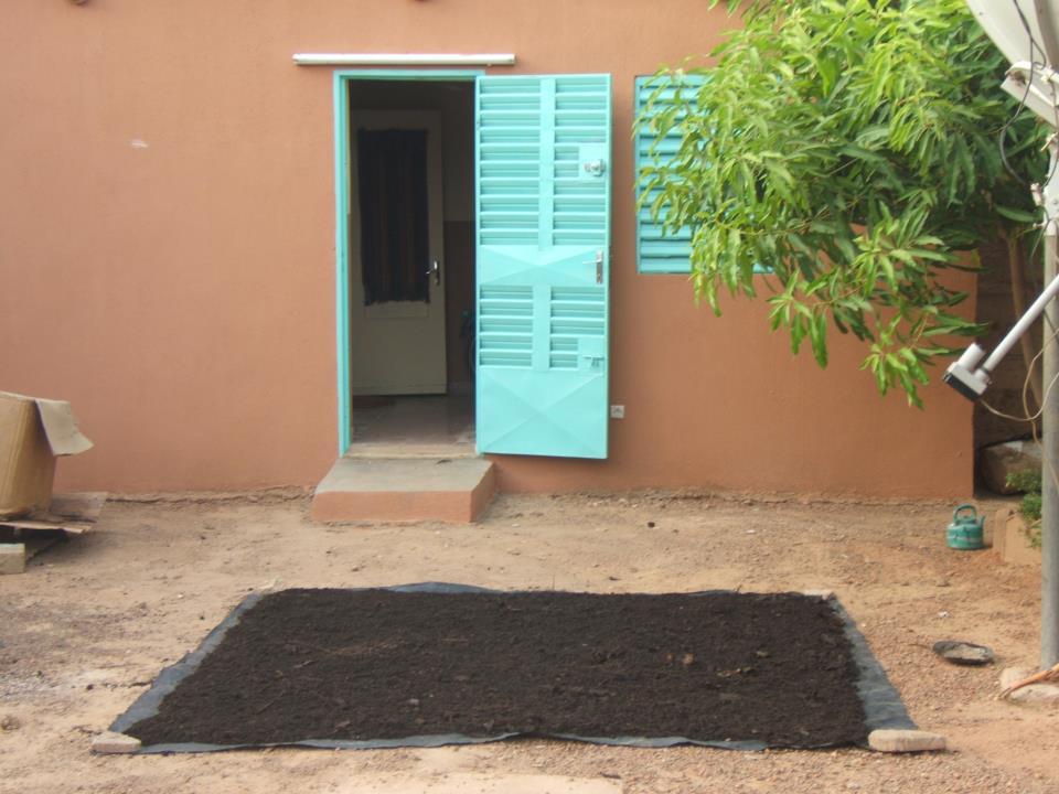 Upgrading waste and employing women in difficulty in Ouagadougou 9917,raw,2012---12HD1692-_o-Association-Burkinab_-Curage-et-Nettoyage.jpg