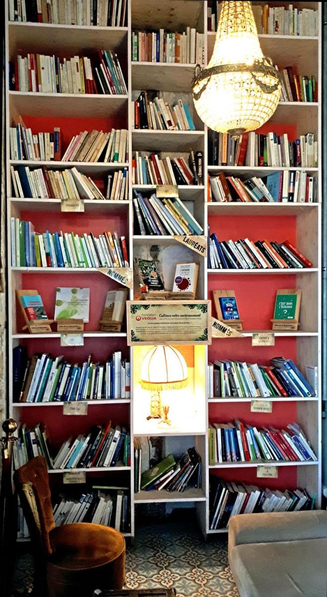 La bibliothèque de la REcyclerie