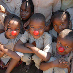 Des clowns pour accepter les jumeaux 6599,raw,clowns-sans-frontieres.jpg