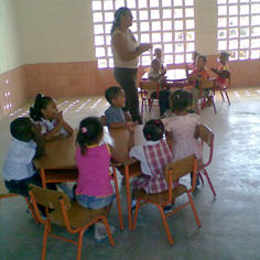 Une école avec une "vraie" cantine et un terrain de sport en plein bidonville 7042,raw,8SD1057-Club-Kiwanis-2.jpg