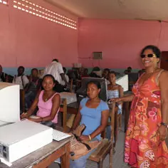 Des ordinateurs remis à neuf pour équiper des milliers d'élèves et d'étudiants 7278,raw,illustr-10IP1394_-_ateliers_sans_frontieres_-_majungua_259.jpg