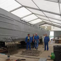 Getting 18 people and 1 boat onto an even keel 7709,raw,40_france.jpg