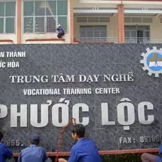 For the Kids Who Stayed On 7981,raw,267_vietnam.jpg