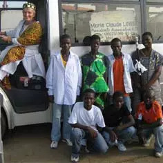 A bus to travel the long road to school 8037,raw,301_togo.jpg
