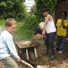 Linking the environment and London schoolchildren through gardening 8663,raw,9EN1294-London-Wildlife-Trust-236.jpg