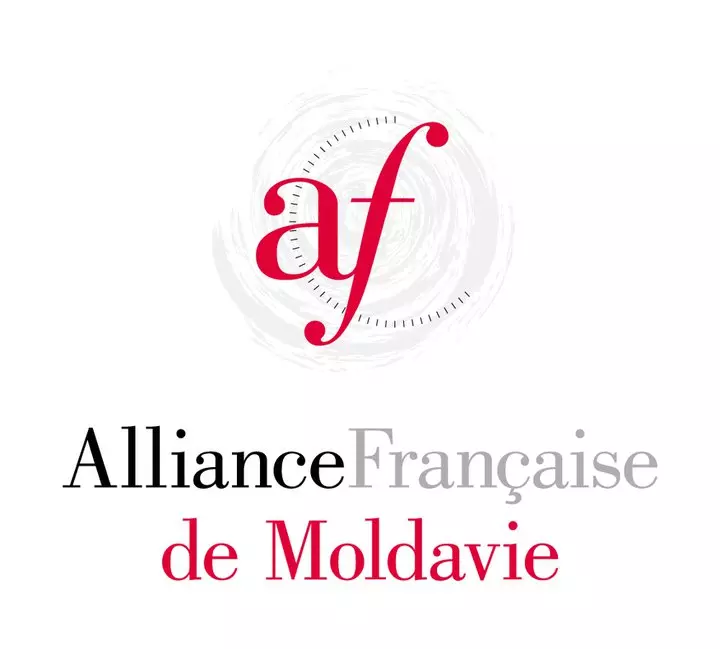 Mobilier adapté à la morphologie des élèves et éclairage refait à neuf pour l'école de Voinova 9322,raw,180036_177432382301962_177432232301977_400852_1205146_n.jpg