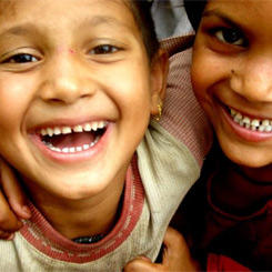 Un moyen de transport scolaire pour les enfants des bidonvilles 9352,raw,pratham.jpg