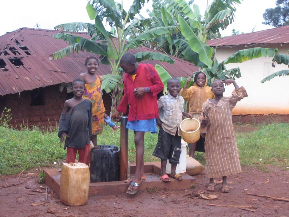Accès à l'eau potable et assainissement pour la commune de Bangangté 9706,raw,Bangoua-Cameroun.jpg