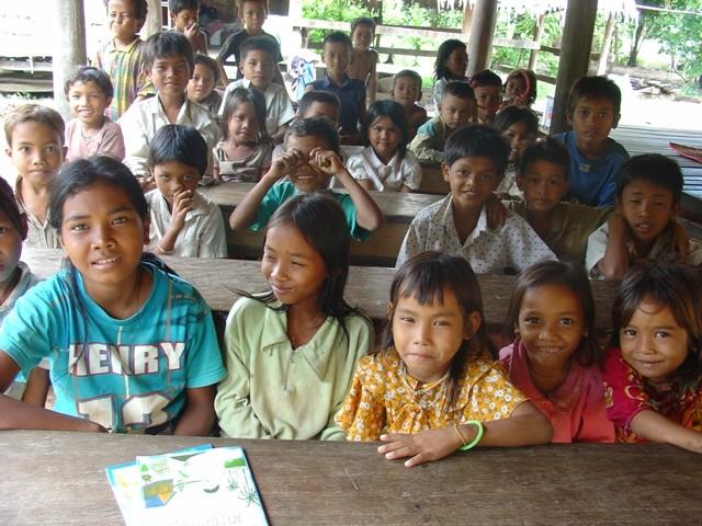 Une “Nouvelle famille” pour le plus grand nombre d'enfants 6309,raw,92_cambodge.jpg