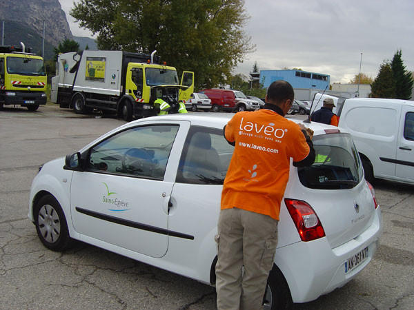 Nettoyage voiture sans eau