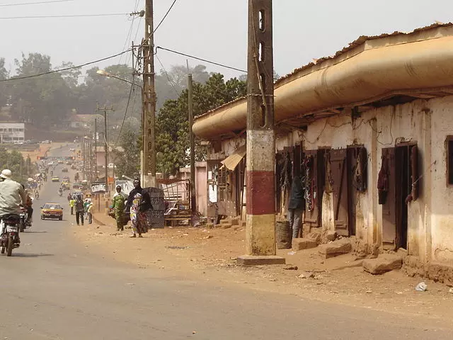 Foumban, High Street, photo © Elin