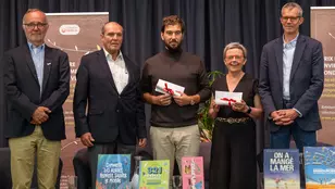Les lauréats et remettants du Prix du Livre Environnement 2025 de la fondation Veolia et de sa Mention jeunesse